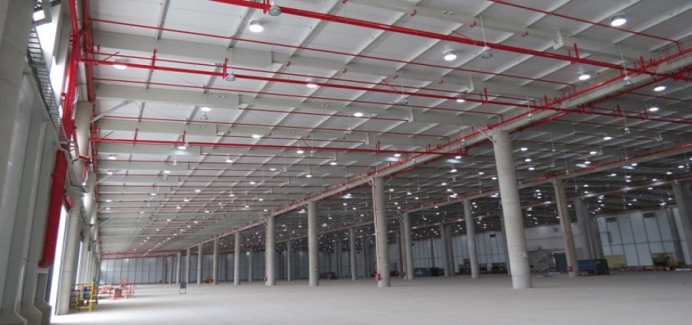 Los Beneficios de los Rociadores Húmedos en las Empresas